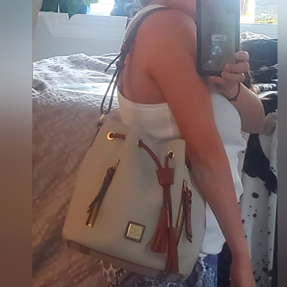 SALE!! Dooney & Bourke - Picture 2 of 16